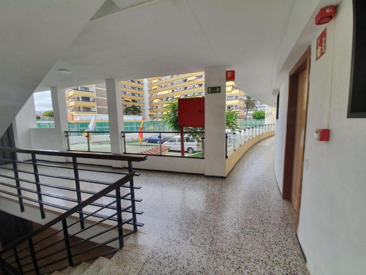 Ocean Front Cozy 2 Bedroom, 3 Beds Spacious- Netflix, Pool, Beach Lift & Fast Wifi Playa del Inglés Eksteriør billede