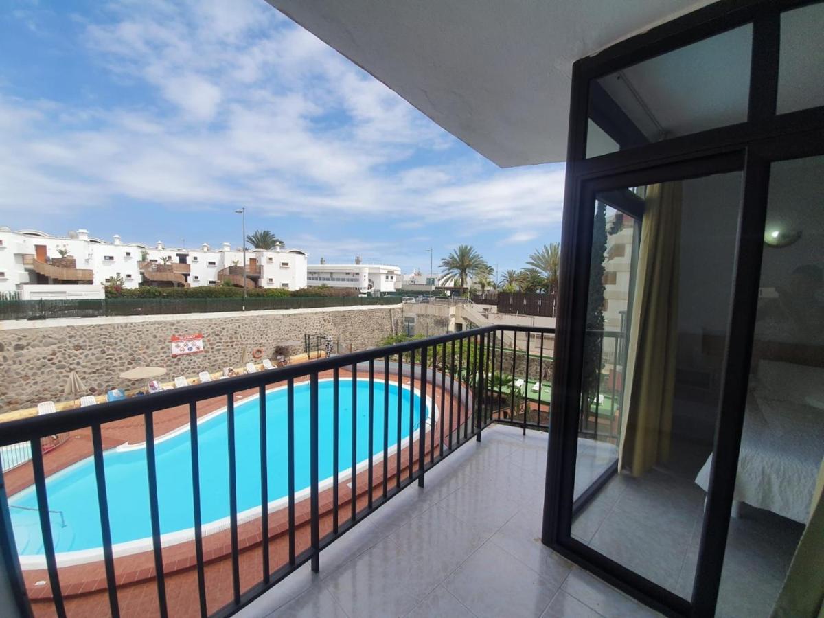 Ocean Front Cozy 2 Bedroom, 3 Beds Spacious- Netflix, Pool, Beach Lift & Fast Wifi Playa del Inglés Eksteriør billede