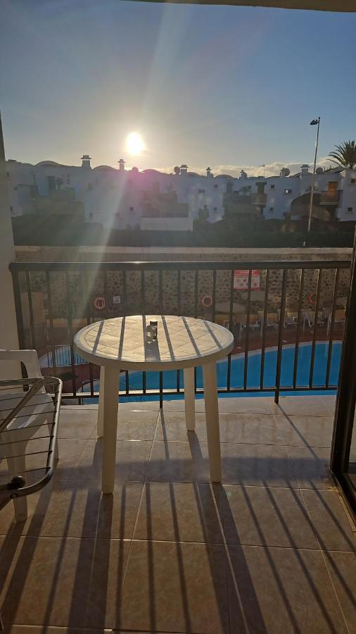 Ocean Front Cozy 2 Bedroom, 3 Beds Spacious- Netflix, Pool, Beach Lift & Fast Wifi Playa del Inglés Eksteriør billede