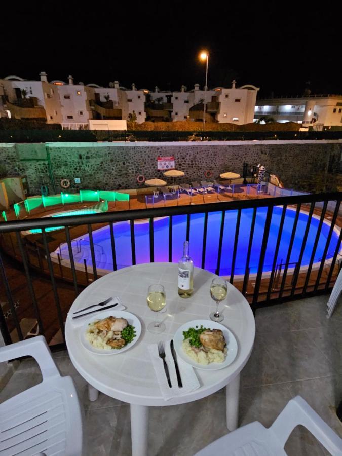 Ocean Front Cozy 2 Bedroom, 3 Beds Spacious- Netflix, Pool, Beach Lift & Fast Wifi Playa del Inglés Eksteriør billede