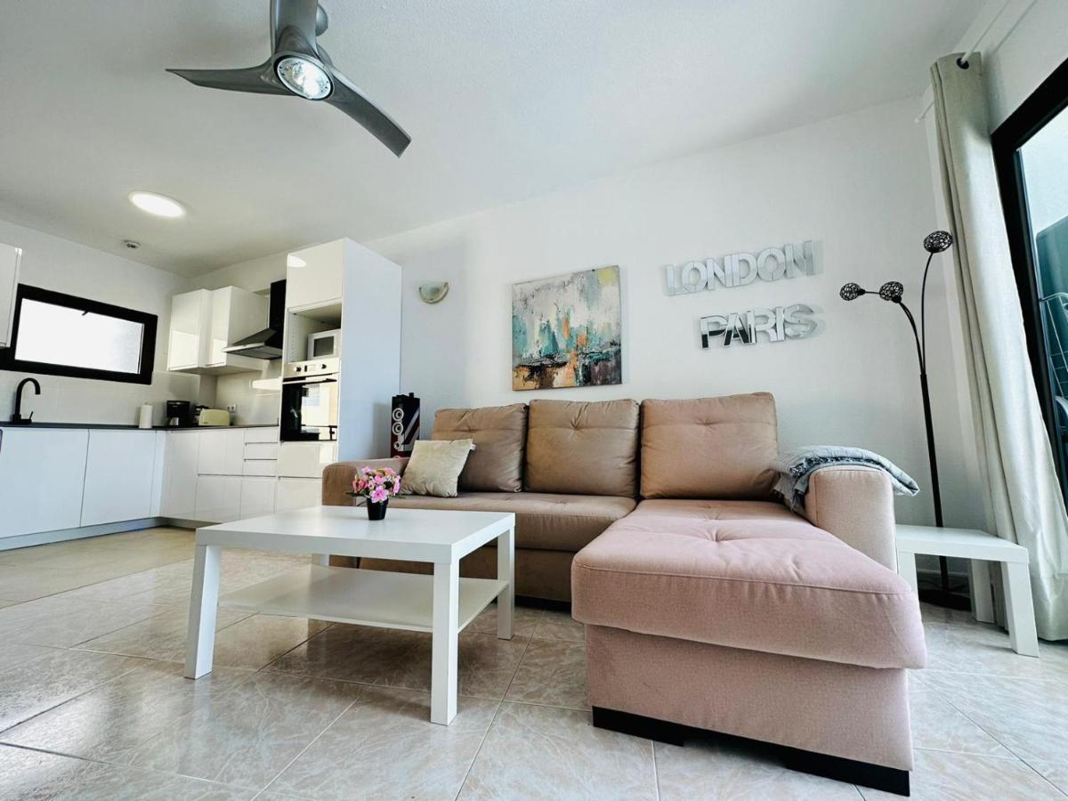 Ocean Front Cozy 2 Bedroom, 3 Beds Spacious- Netflix, Pool, Beach Lift & Fast Wifi Playa del Inglés Eksteriør billede