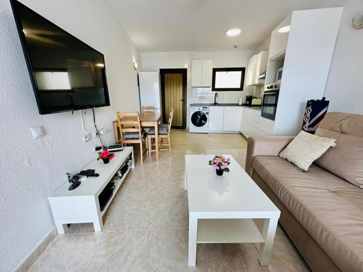 Ocean Front Cozy 2 Bedroom, 3 Beds Spacious- Netflix, Pool, Beach Lift & Fast Wifi Playa del Inglés Eksteriør billede